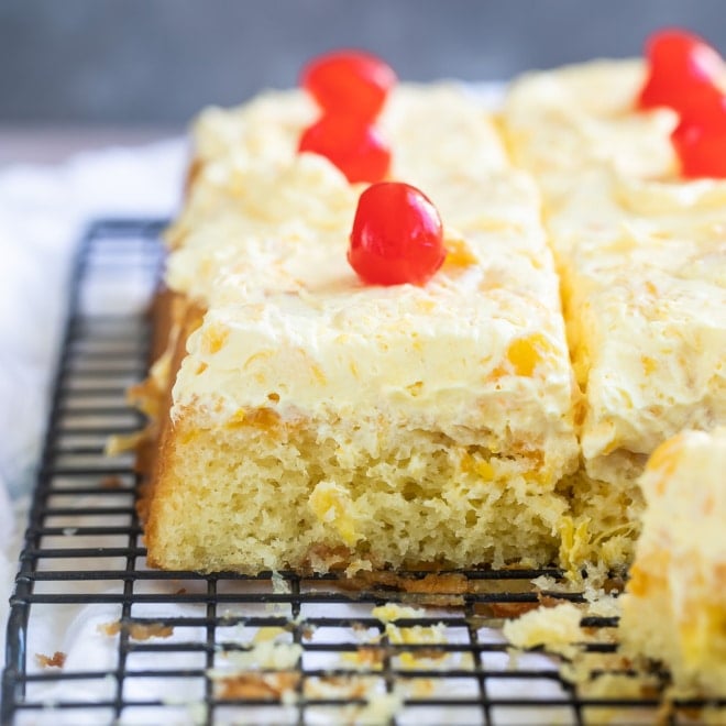 Pineapple Cake Recipes Using Yellow Cake Mix / Pineapple Pudding Poke Cake Video The Country Cook : Excellent served with vanilla ice cream or real whipped cream.