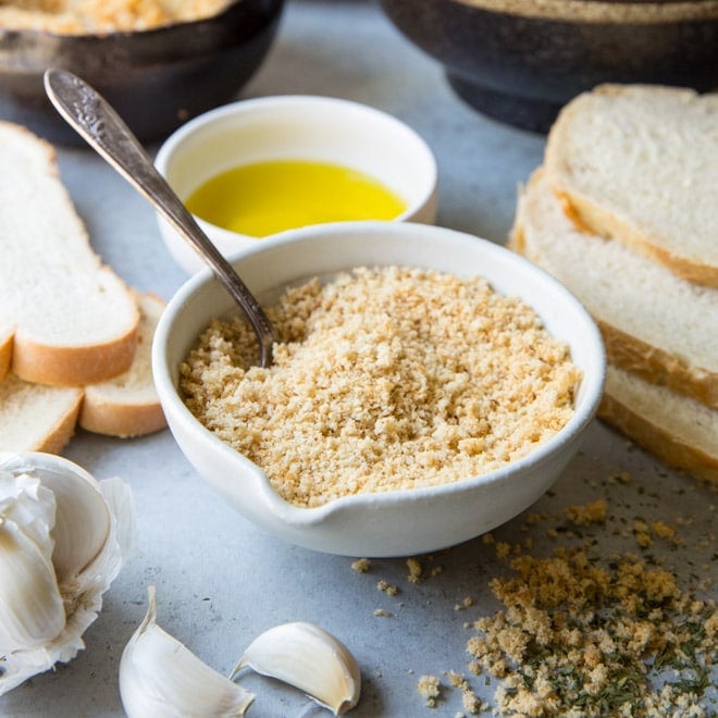 how many slices of bread make a cup of breadcrumbs?
