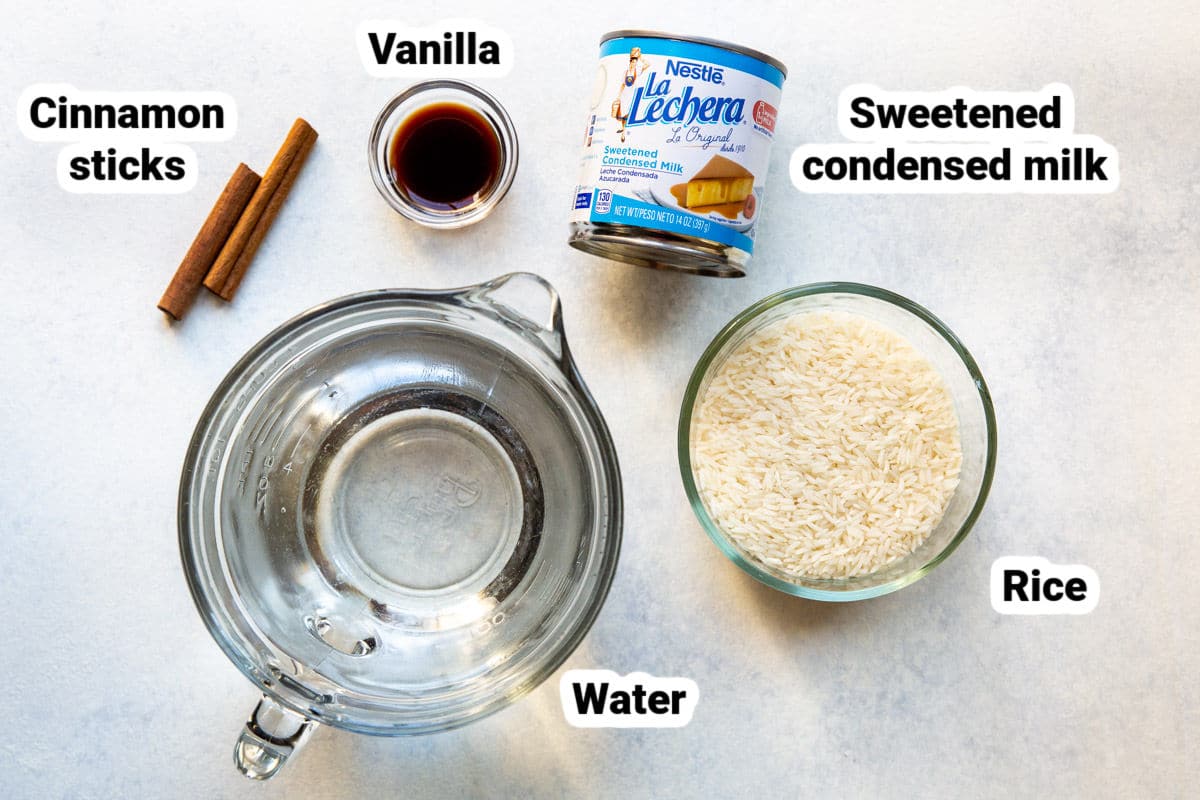 Labeled ingredients for Agua de Horchata.