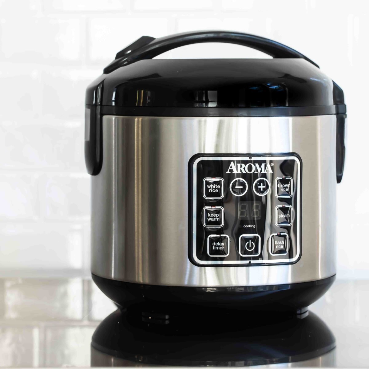 A photo of a rice cooker.