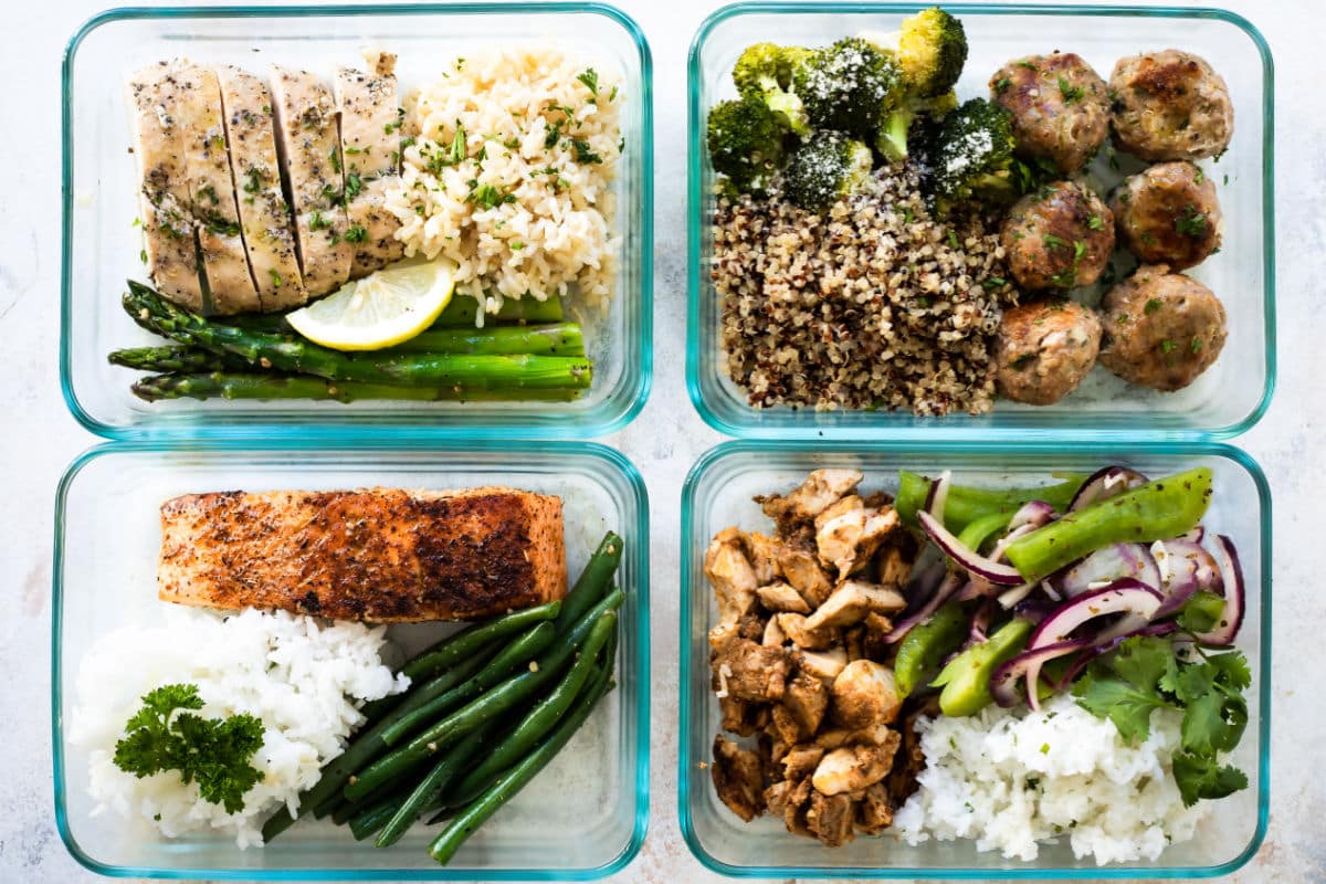 4 Weeks of Meal Prep Ideas in glass food containers.